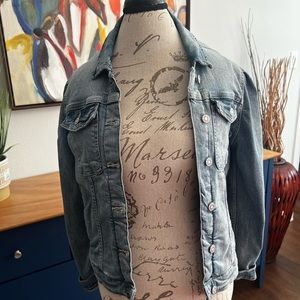 Light blue wash jean jacket